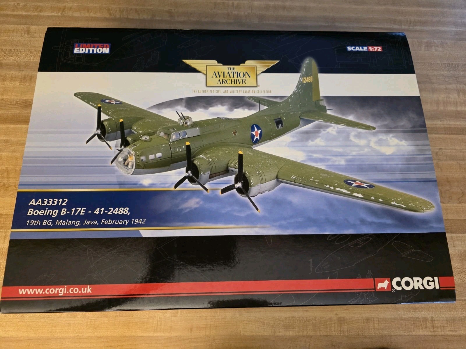 Corgi 1:72 Boeing B-17E – 41-2488 , 19th BG Malang Java February 1942 In Box