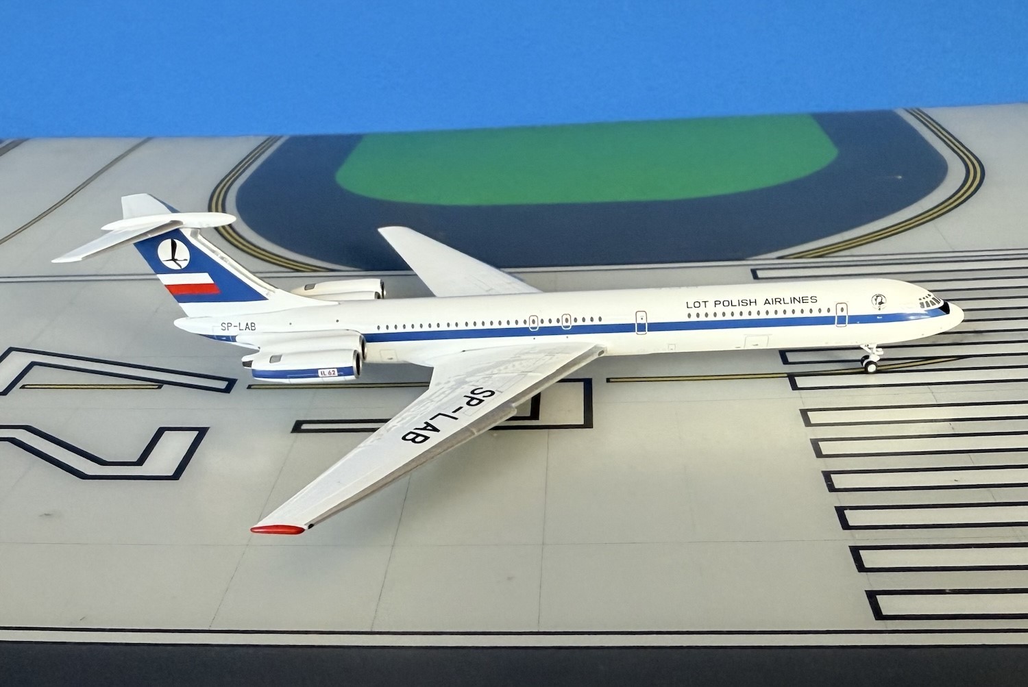 LOT Polish llyushin IL-62 SP-LAB 1970s colors 1:400 scale diecast Phoenix Models