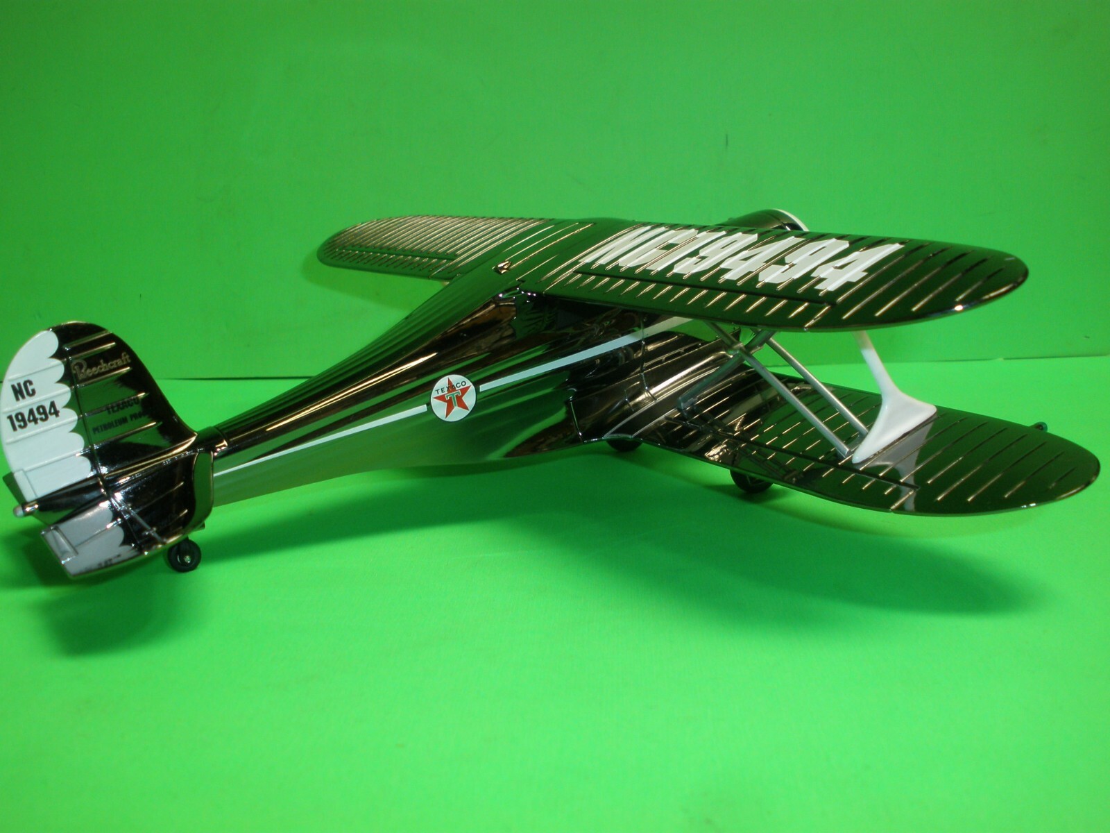 WINGS OF TEXACO 1939 BEECHCRAFT STAGGERWING #12 SPECIAL ED ( MINT IN MINT BOX )