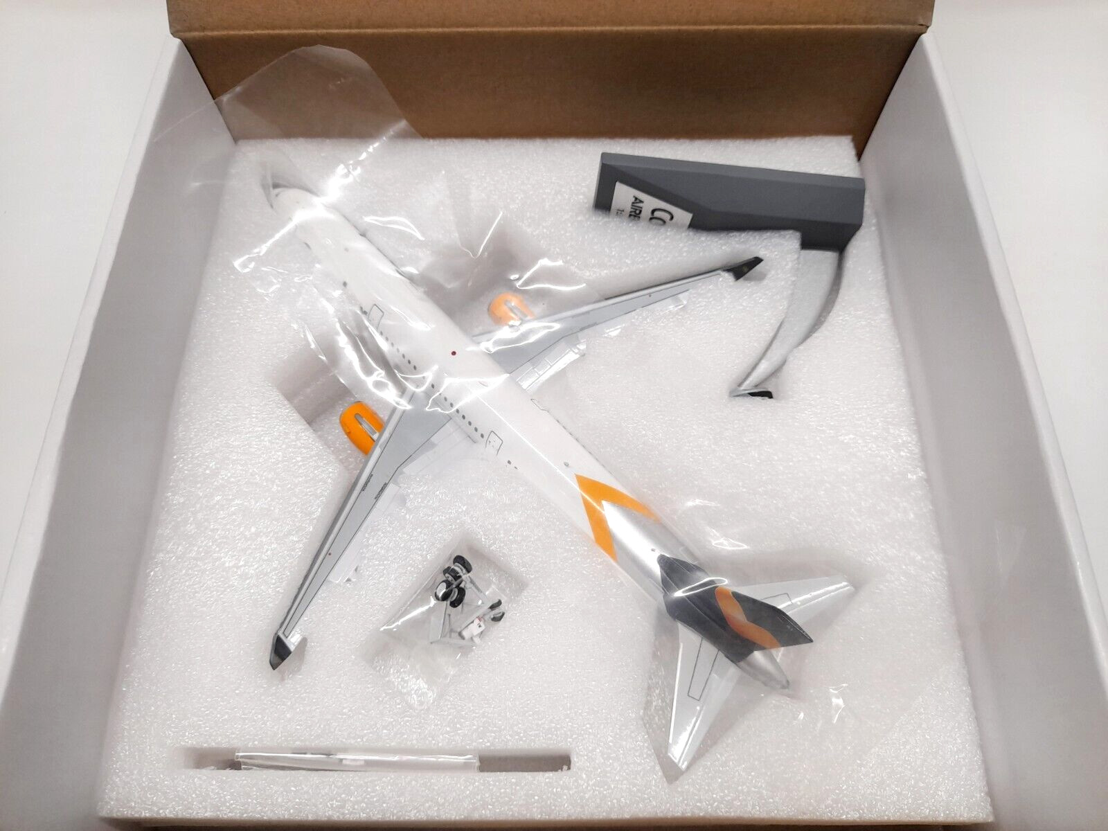 JFox Models 1-200 Airbus A321 Condor-Thomas Cook Reg D-AIAI with Stand