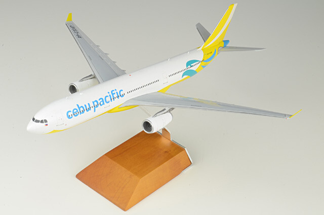 CEB2A33 GeminiJets A330-300 1/200 Model RP-C3347 Cebu Pacific