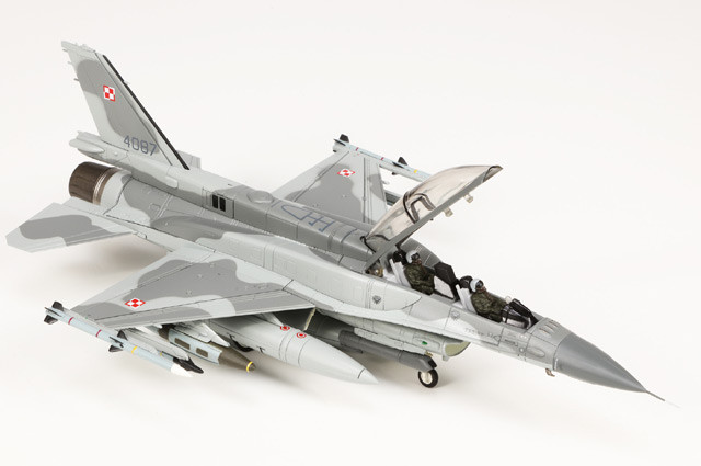 Hobby Master 1/72 F-16D Fighting Falcon #4087 Polish Air Force