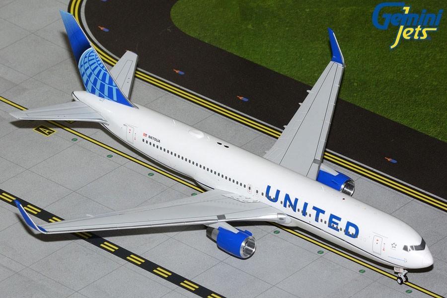 United Airlines Boeing 767-300ER G2UAL1257 Gemini Jets Scale 1:200 IN STOCK