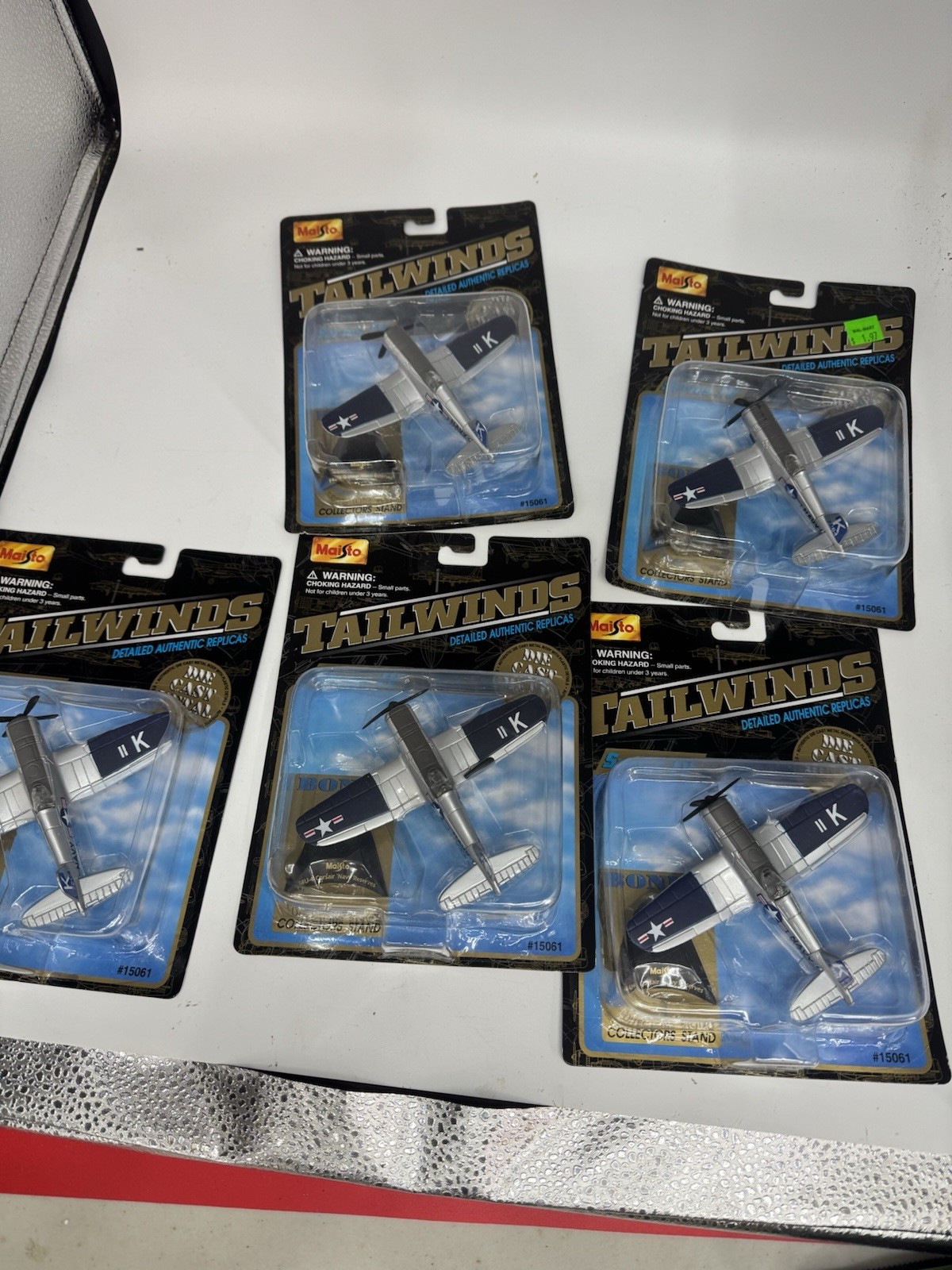 5 Tailwinds F4U-4 Corsair Navy Reserves Diecast Plane w/Collector Stand #15061