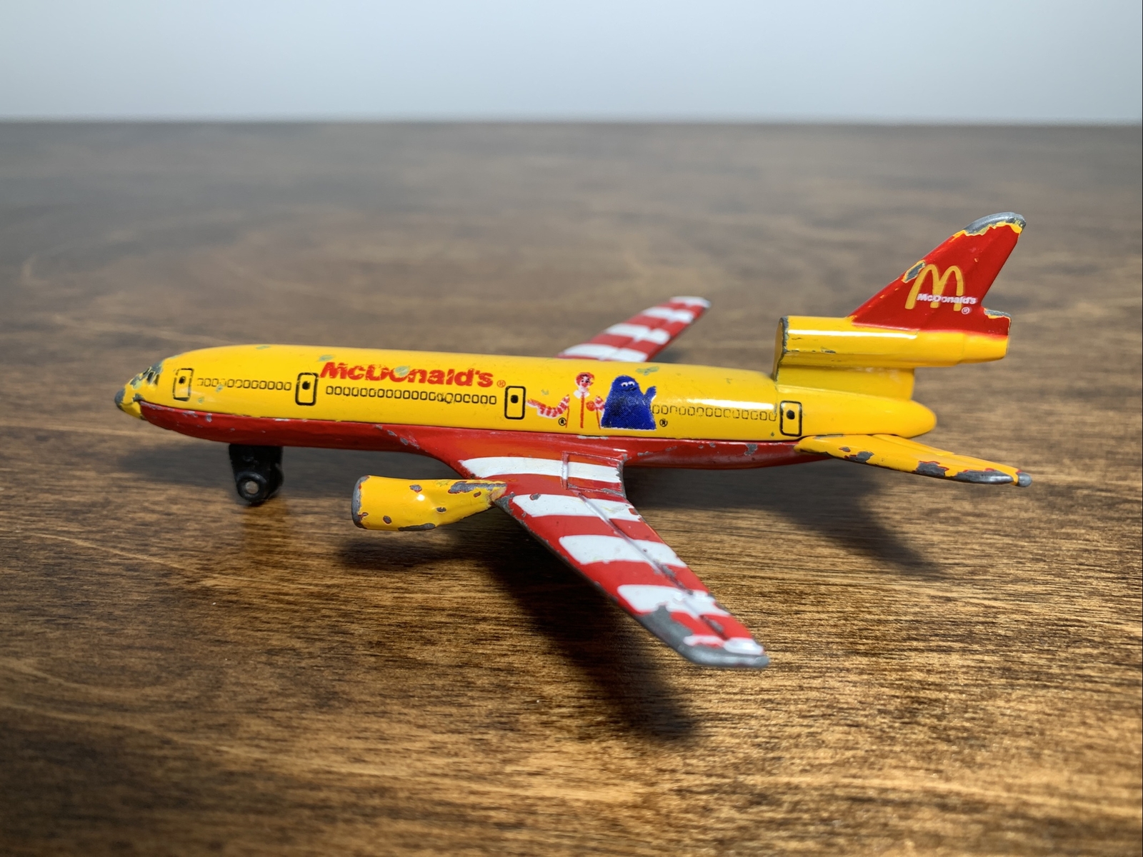 Vintage 2000 Matchbox Ronald McDonald’s SB13 DC-10 Plane Grimace Airplane