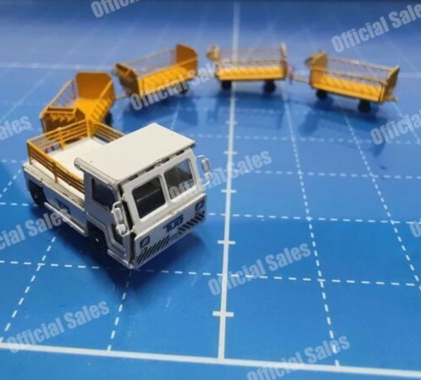 1/200 Scale Airport GSE MH-50 Luggage Tractor With 4 Trailers Finished Model