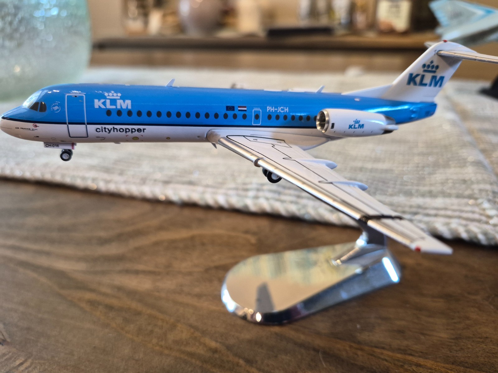 Very Hard To Find! 1/200 F-70 KLM (delivery scheme) Gemini200 Diecast