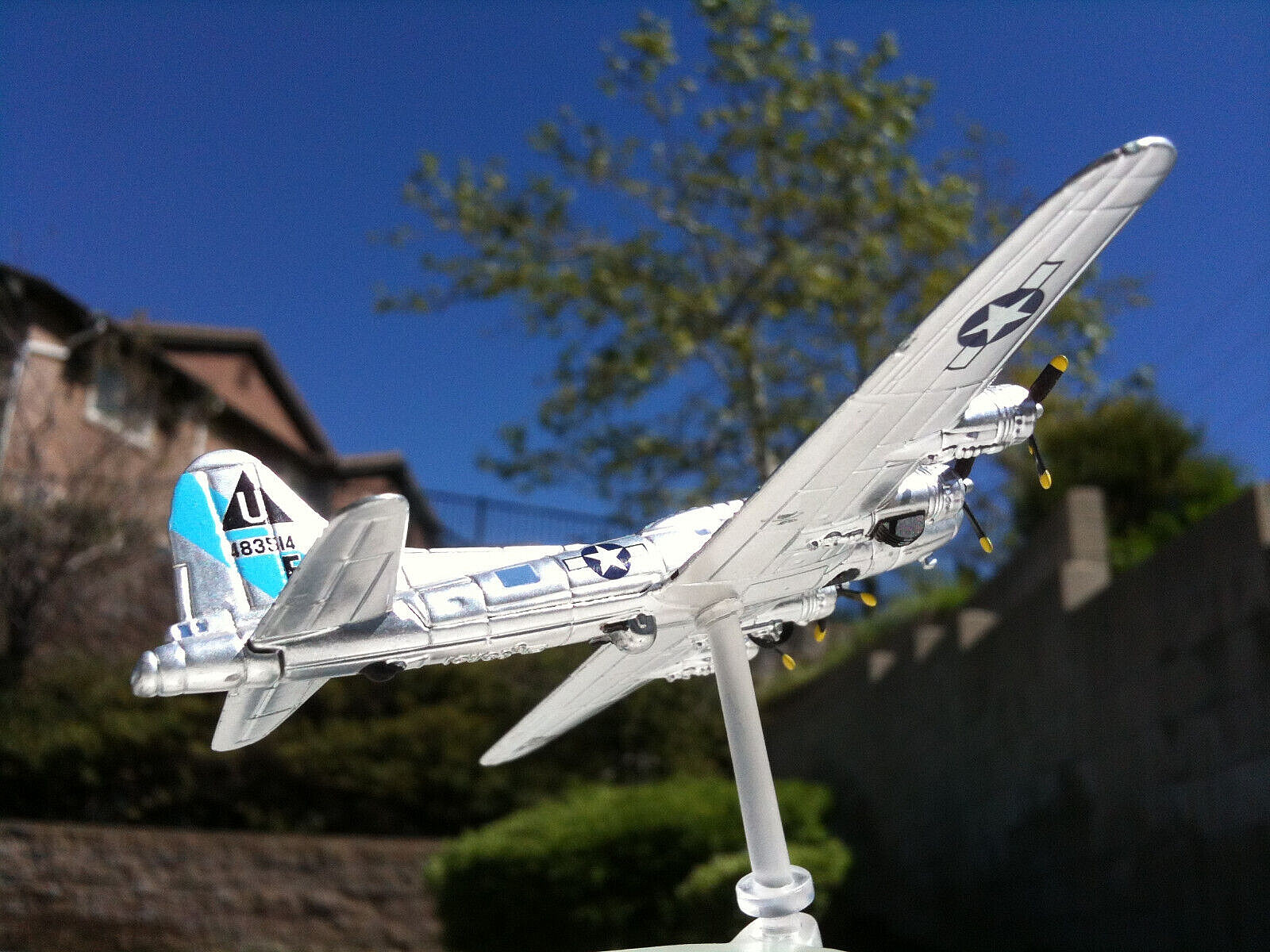 Corgi Boeing B17G Flying Fortress Confed. Air Force “Sentimental Journey” 1:300