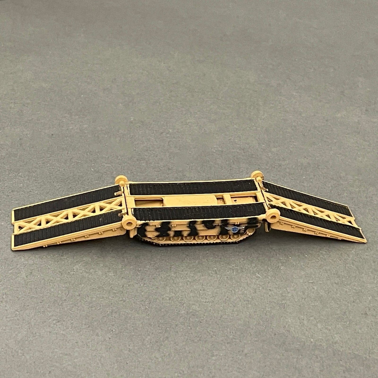 1998 LGTI Galoob Mirco Machines Military Armor Vehicle Tank Landing Bridge
