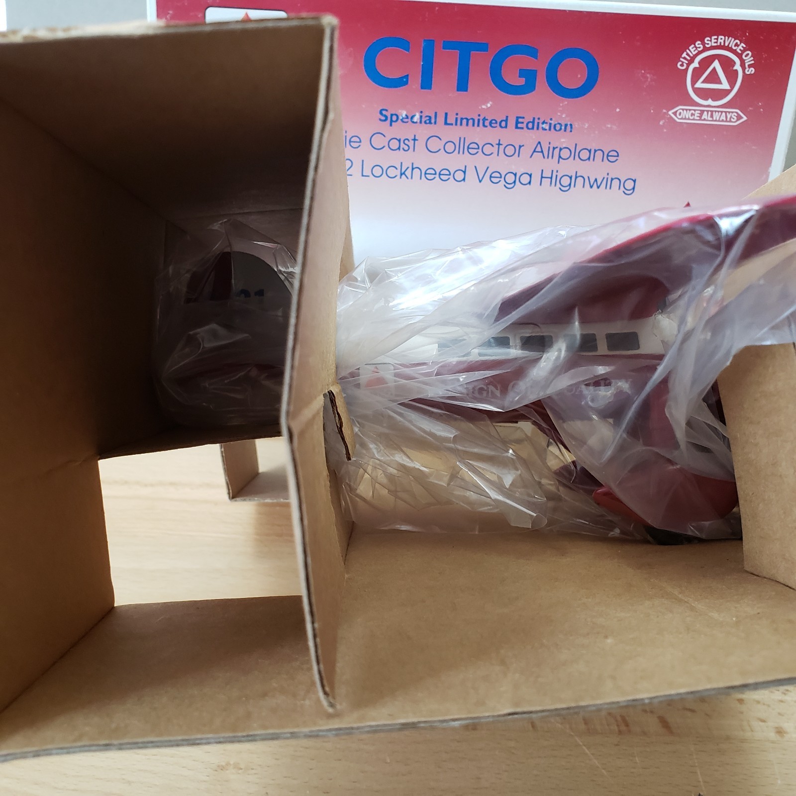 SpecCast Citgo 1932 Lockheed Vega Highwing Airplane Diecast Coin Bank NIB