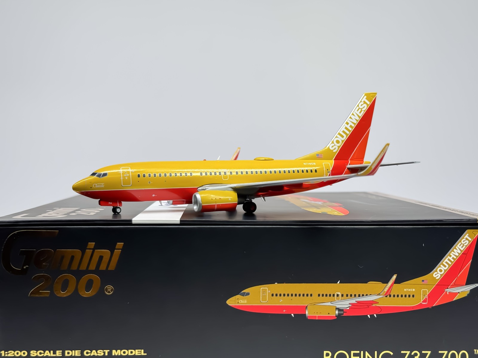Southwest Airlines Boeing 737-700 1:200 Gemini Jets N714CB (G2SWA961)