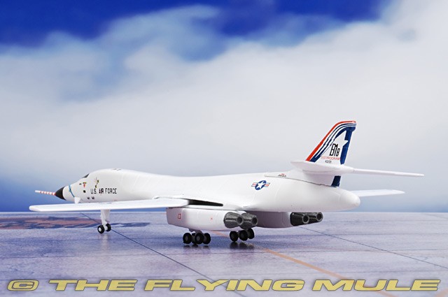 Dragon Models 1:400 B-1A Lancer USAF #74-0159 Low-Speed Configuration