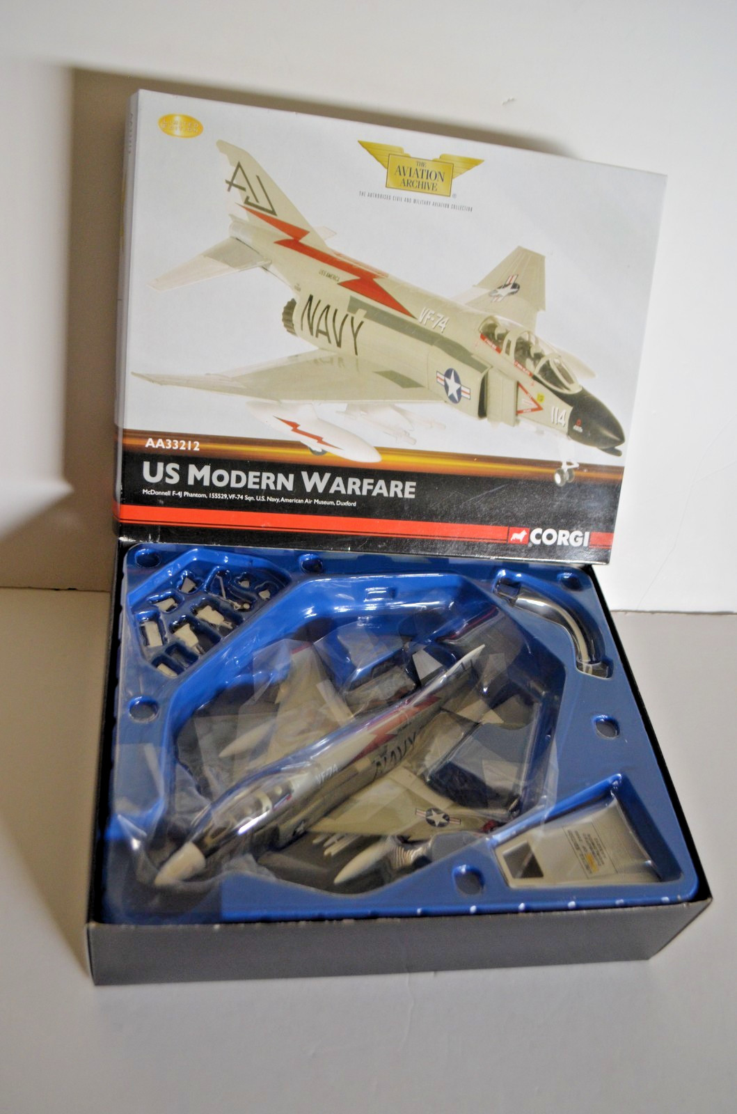 Corgi 1/72 McDonnell F-4J Phantom VF-74 U.S. Navy American Air Museum AA33212
