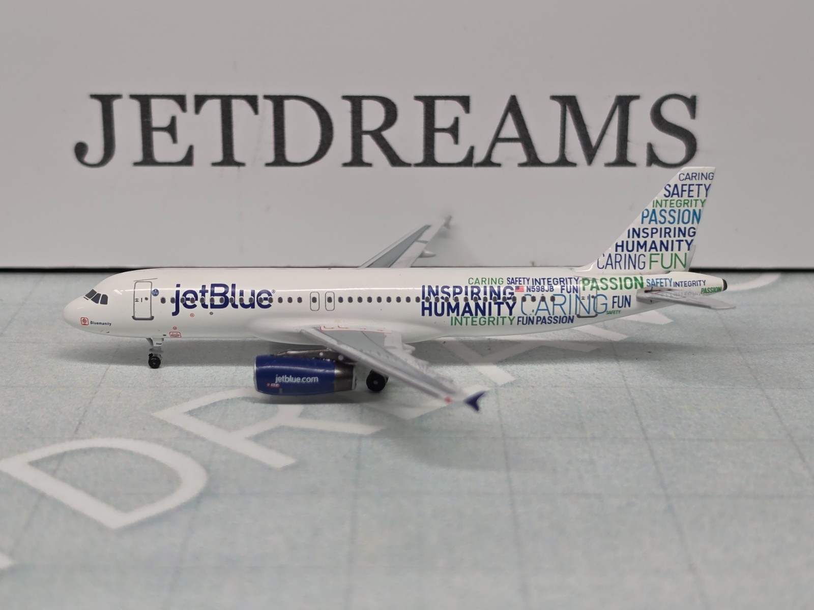 1/400 JETBLUE AIRWAYS AIRBUS A320-200 15TH ANNIVERSARY COLOR N598JB AEROCLASSICS