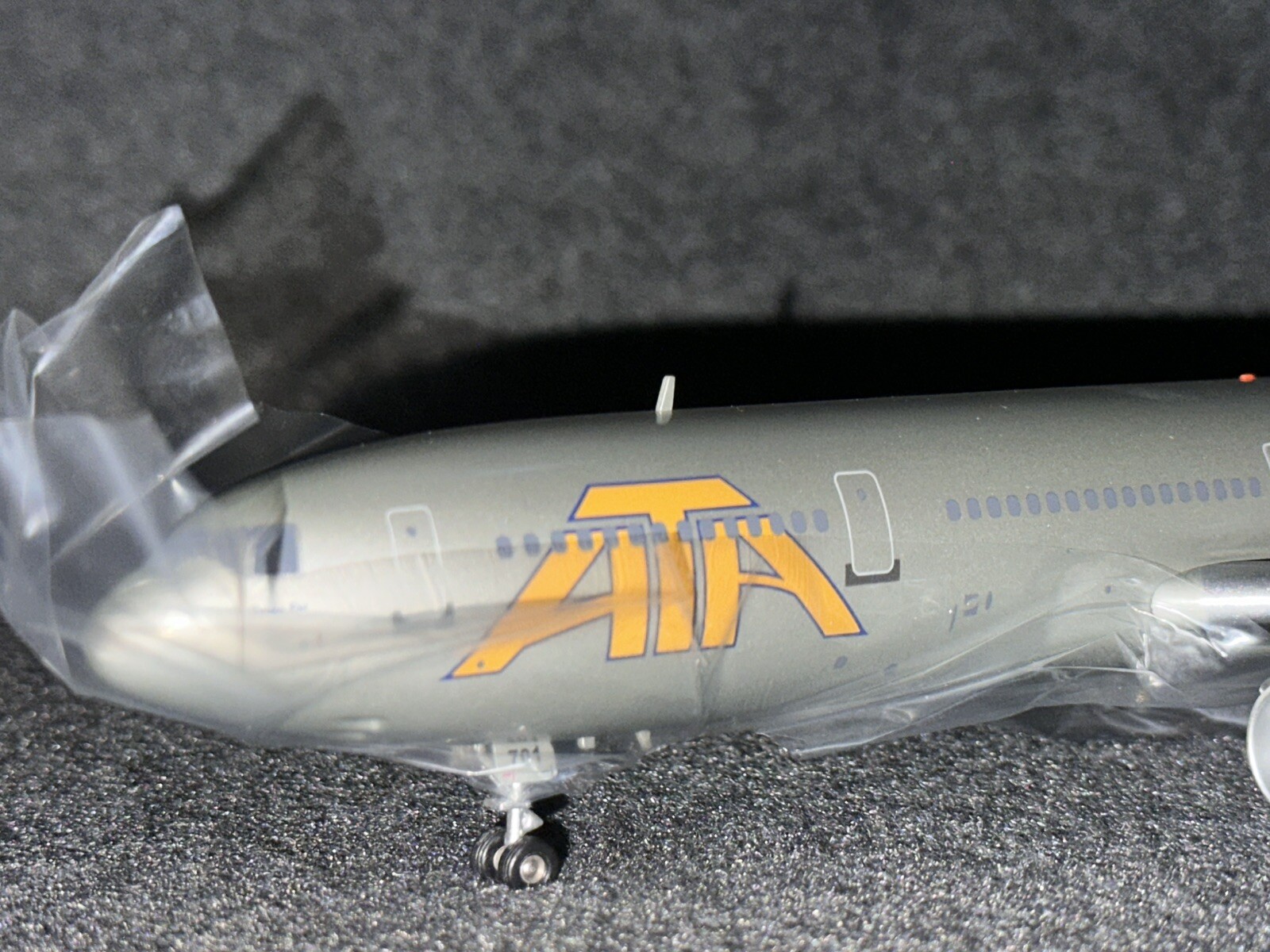 Inflight 200 IF103015 McDonnell Douglas DC-10-30 ATA Freedom Limited Edition 243