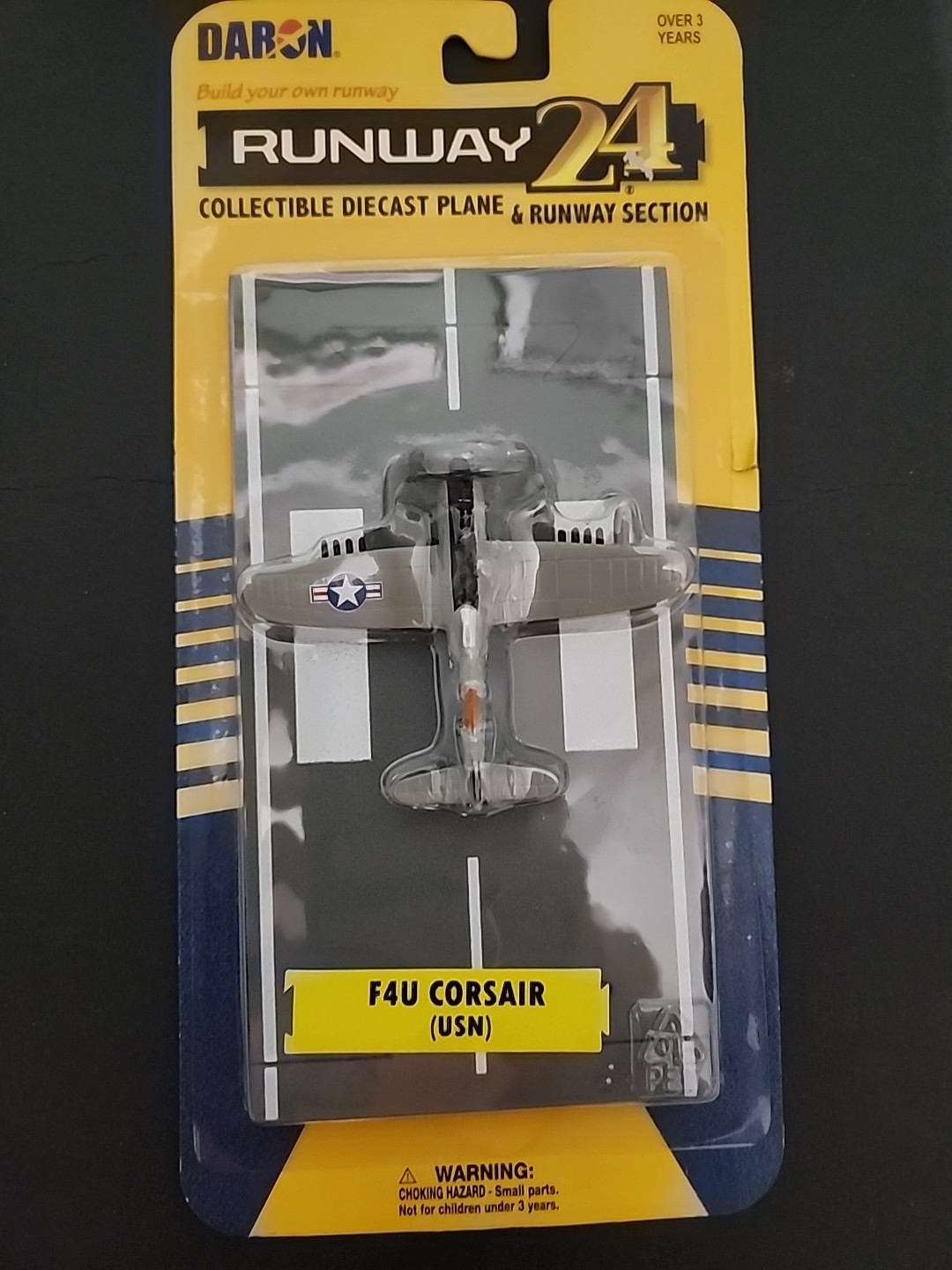 Daron Runway24 Diecast Metal Toy with Runway Section F4U Corsair US Navy Silver