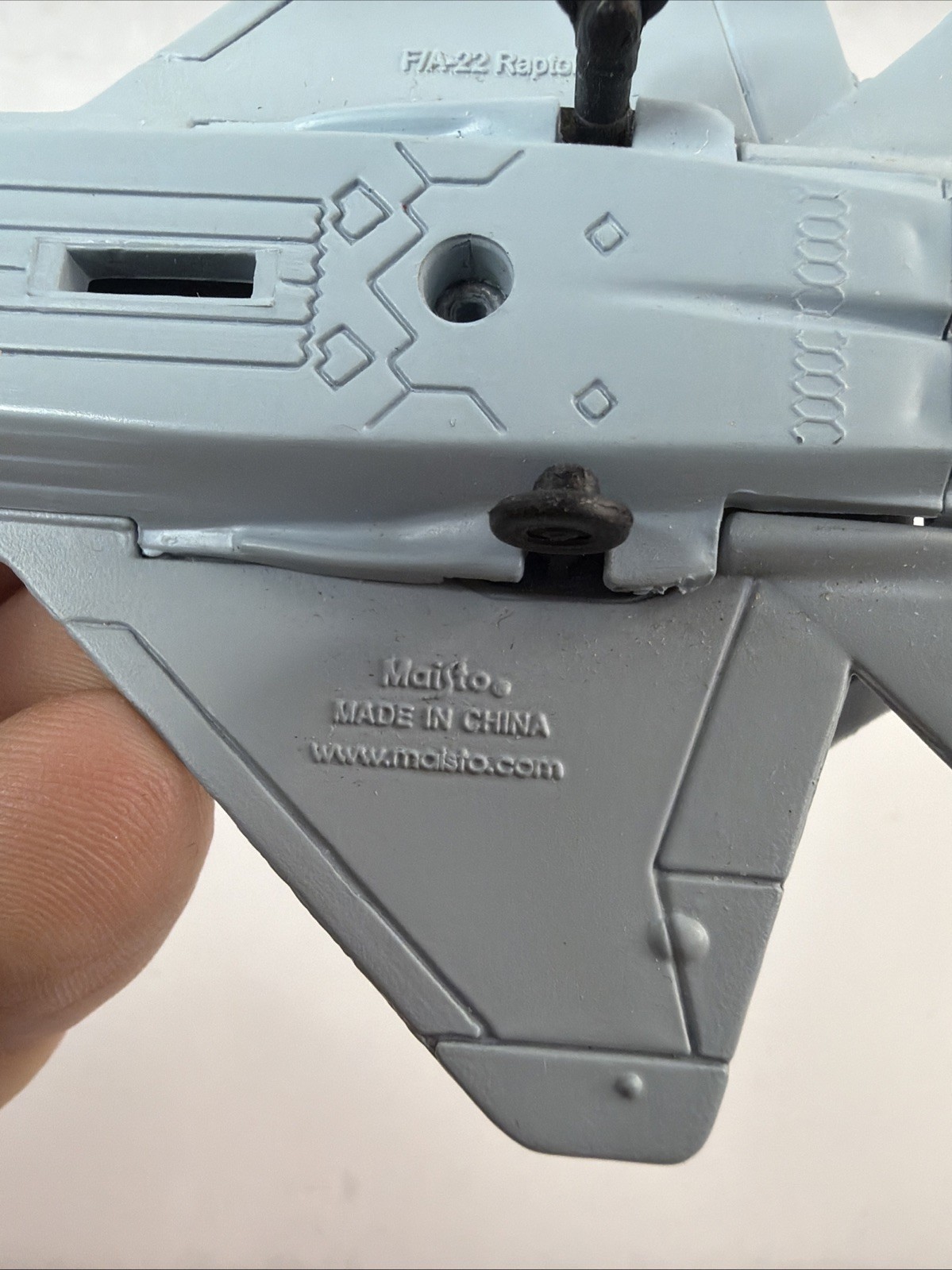 Maisto F/A-22 Raptor Experimental Fighter Jet w/ Landing Gear Free SHIPPING