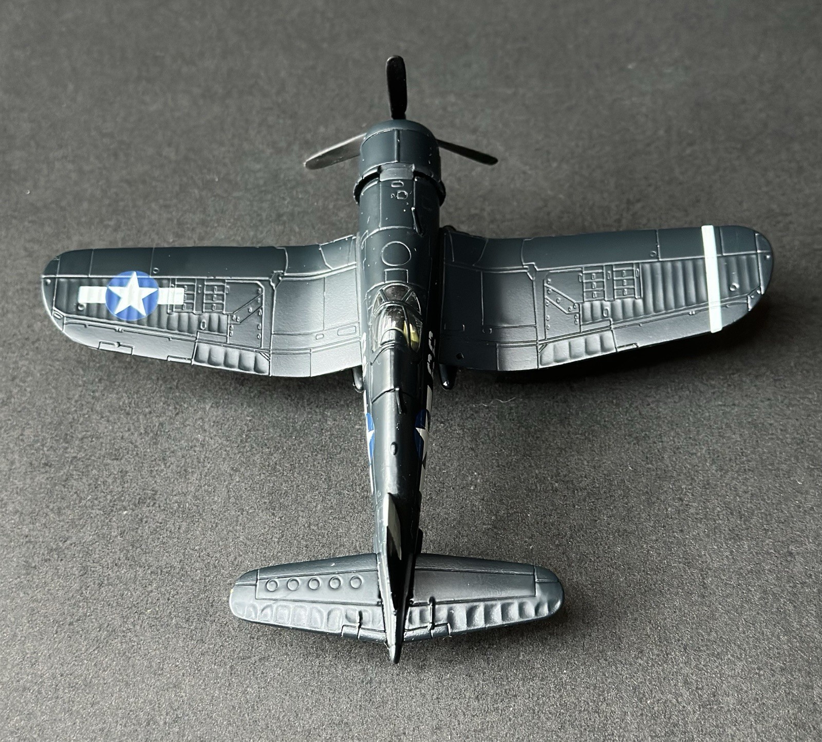 Corgi 1:72 WWII US Navy F4U-1D Corsair Fighter Plane VF-10 USS Intrepid Diecast