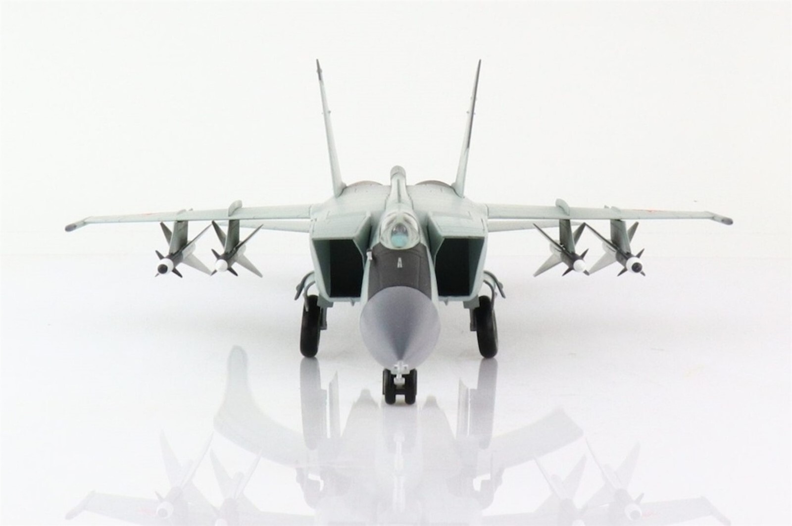 Hobby Master 1/72 MiG-25PD Foxbat-E Soviet Air Force, Blue 75, USSR, 1979 HA5607