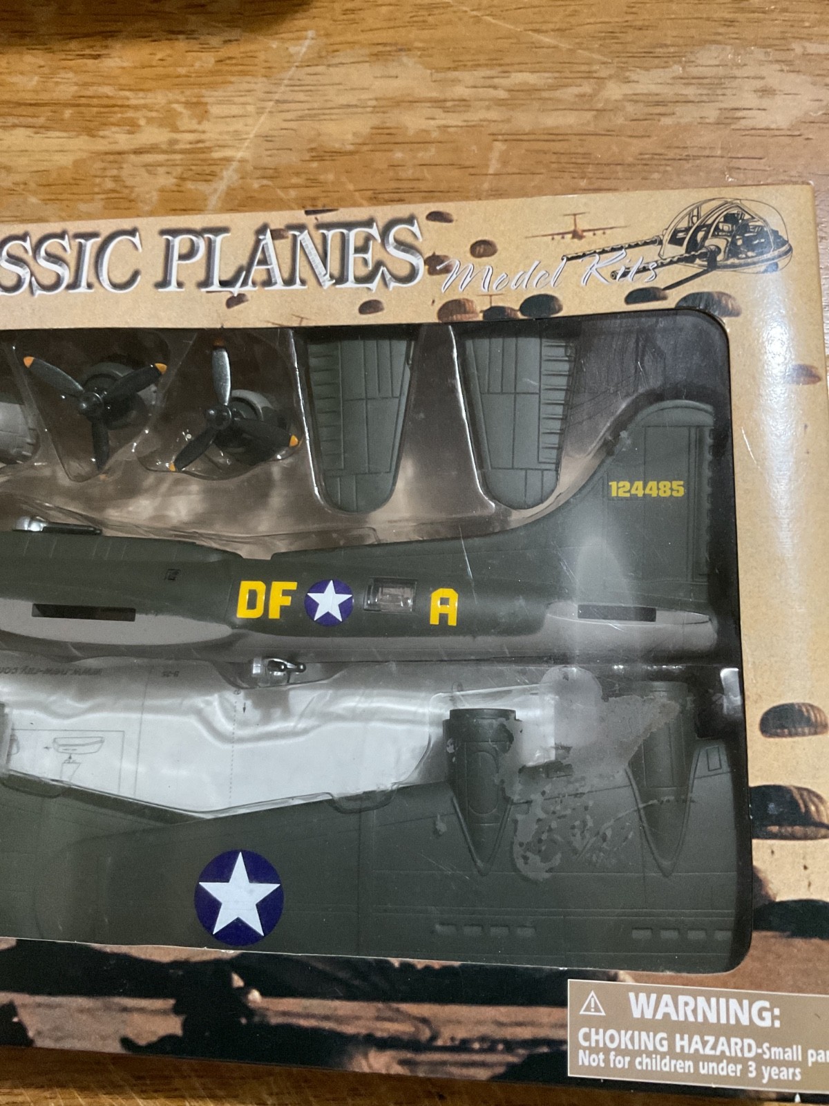 New Ray Toysn Classic Planes B-17 FLYING FORTRESS WWII Bomber