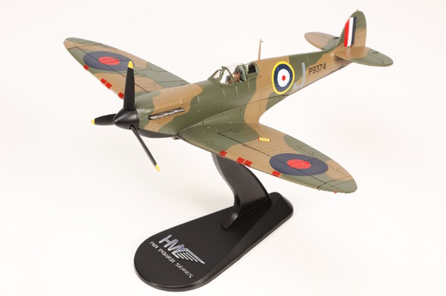 Hobby Master 1/48 Spitfire Mk I Airplane P9374 RAF No.92 Sqn