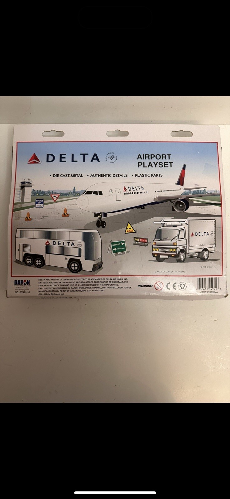 Delta Darion Airport Playset. Includes USAF Pull Back Air Force One Doors Open.