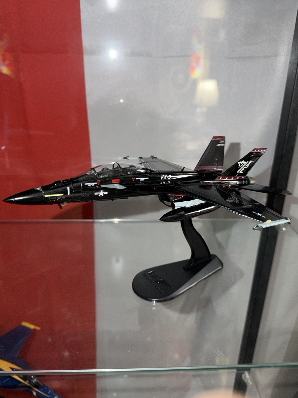 HA5136B Hobby Master F/A-18F Super Hornet 1/72 Model Vandy 1 USN VX-9 Vampires