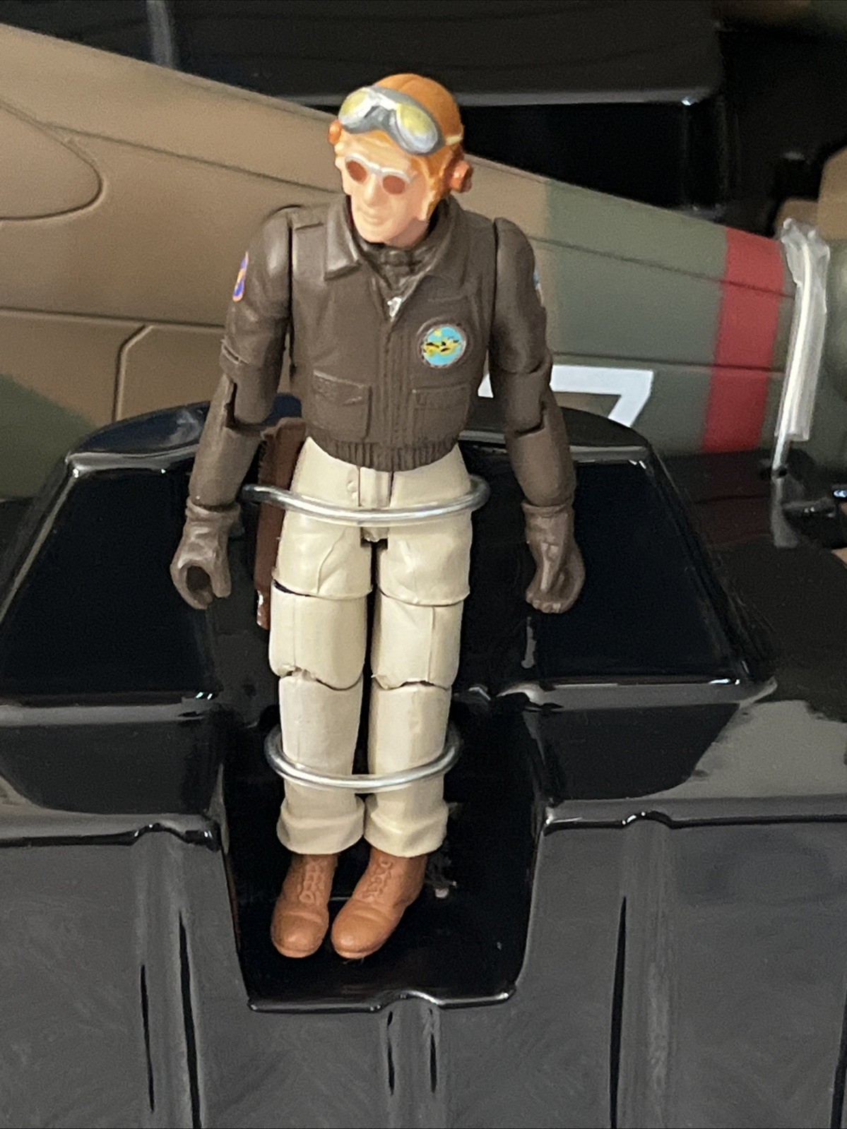 Motorworks P-40 Warhawk 1:18 Scale Model With Pilot Action Figure