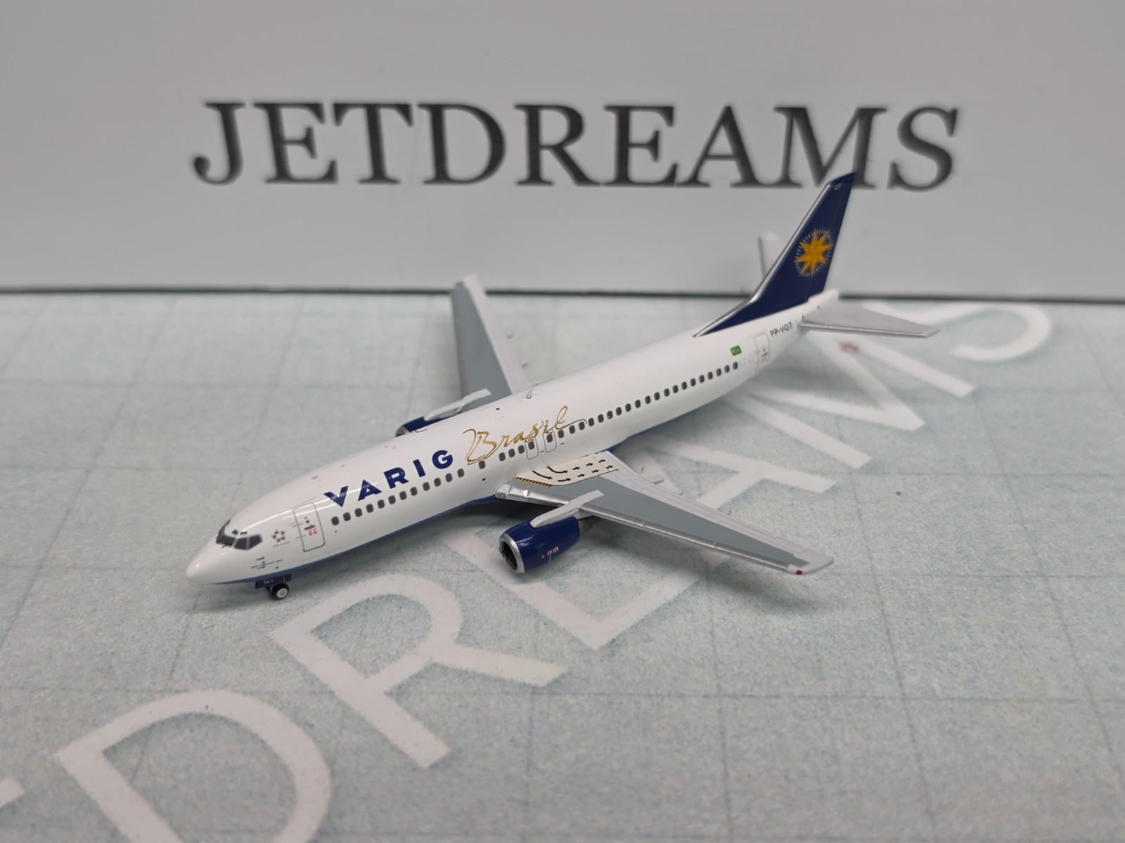 1/400 VARIG BRASIL BOEING 737-400 1996’S COLORS PP-VQT PANDA MODEL