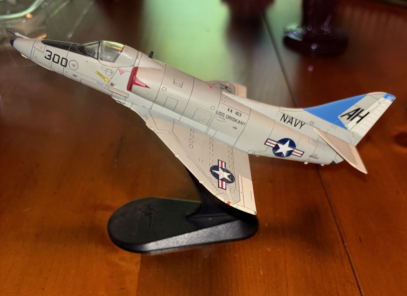 HOBBY MASTER 1 72 DIECAST SKYHAWK A-4E JOHN MCCAIN