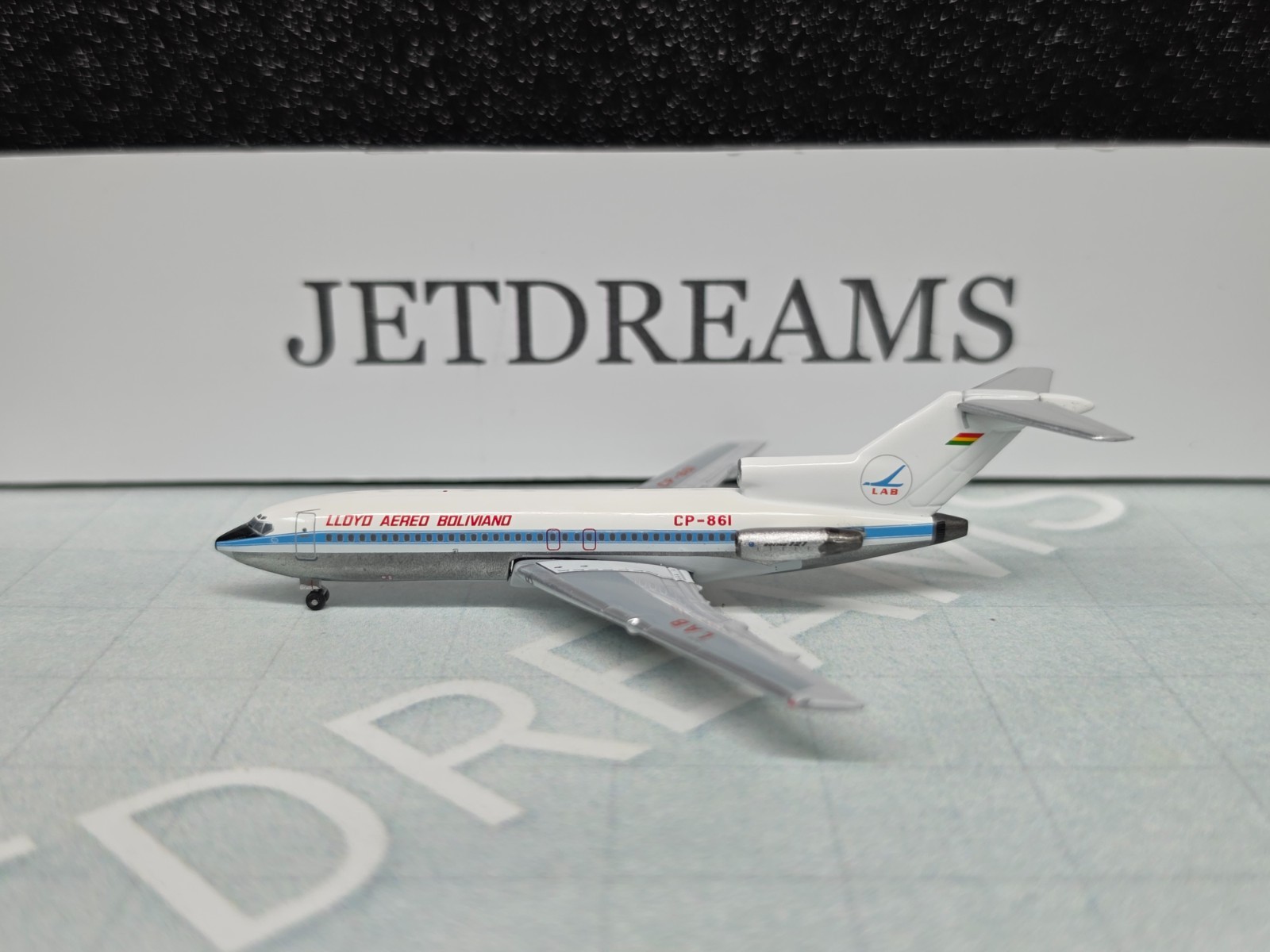 1/400 LAB LLOYD AREO BOLIVIANO BOEING 727-100 1980’S COLORS CP-861 AEROCLASSICS