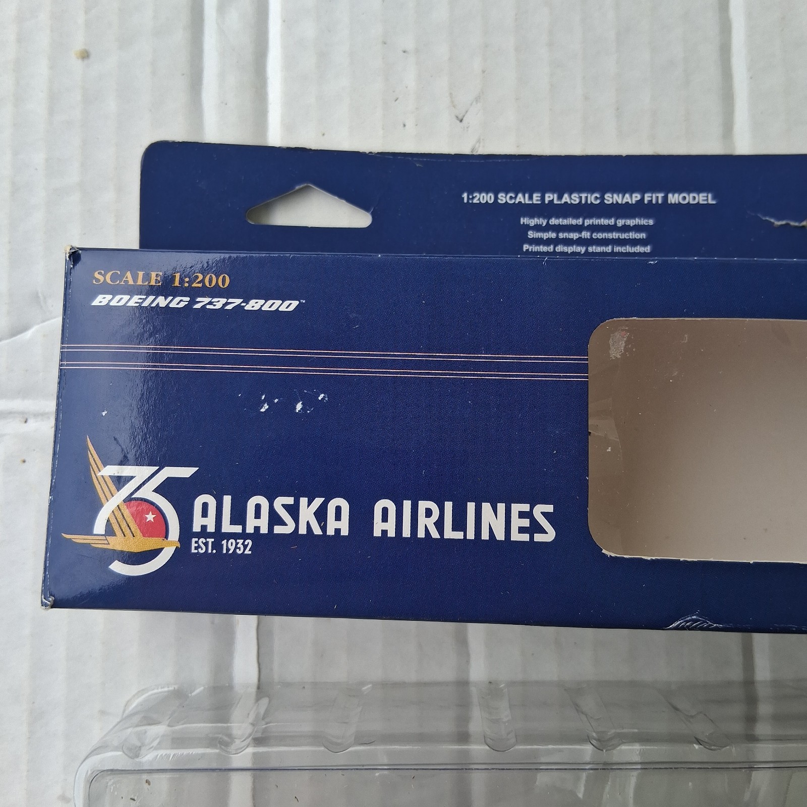 1:200 Scale Alaska Airlines Boeing 737-800 N569AS Airplane Model Hogan Starliner