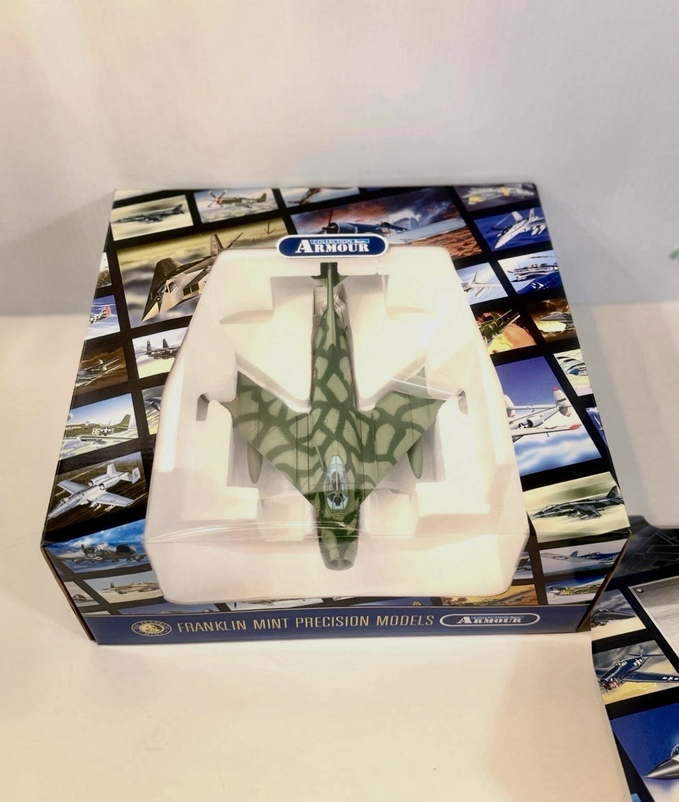 Franklin Mint Armour MiG-17 North Vietnam B11E201 1:48 w/ Original Box