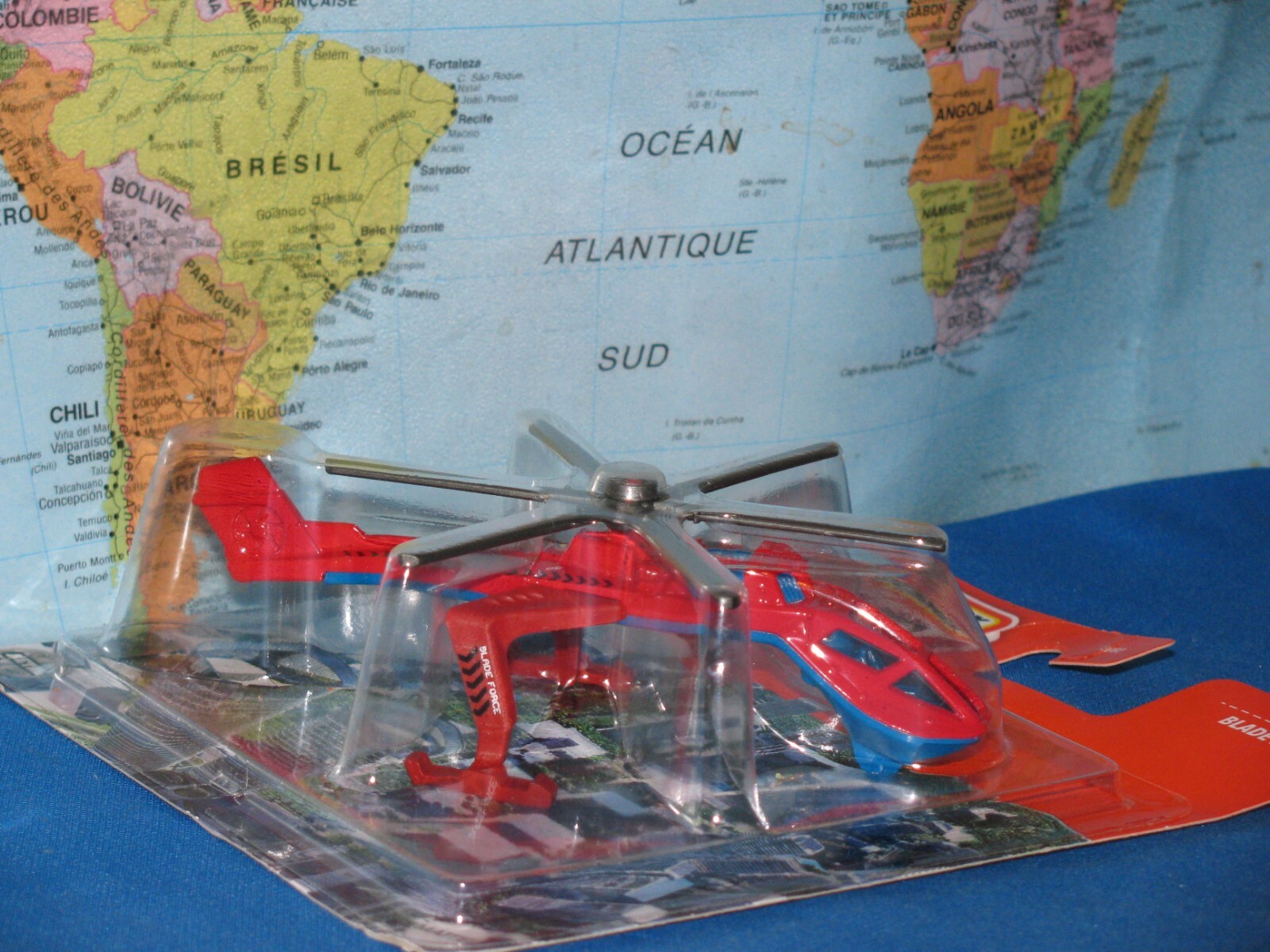 MATCHBOX MBX SKY BUSTERS BLADE FORCE HELICOPTER #23/31 ***BRAND NEW***