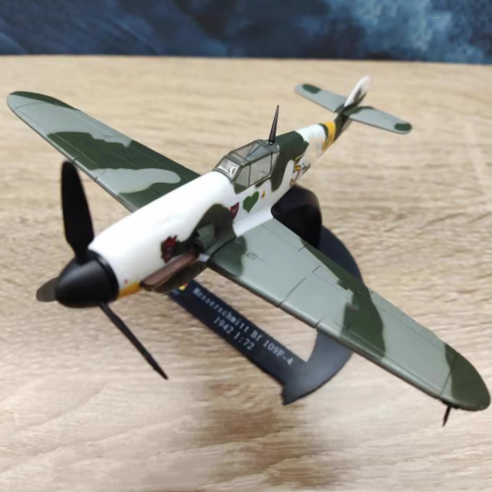 Alloy 1/72 Scale WWII Germany Messerschmitt Bf-109F-4 Fighter Model Collection