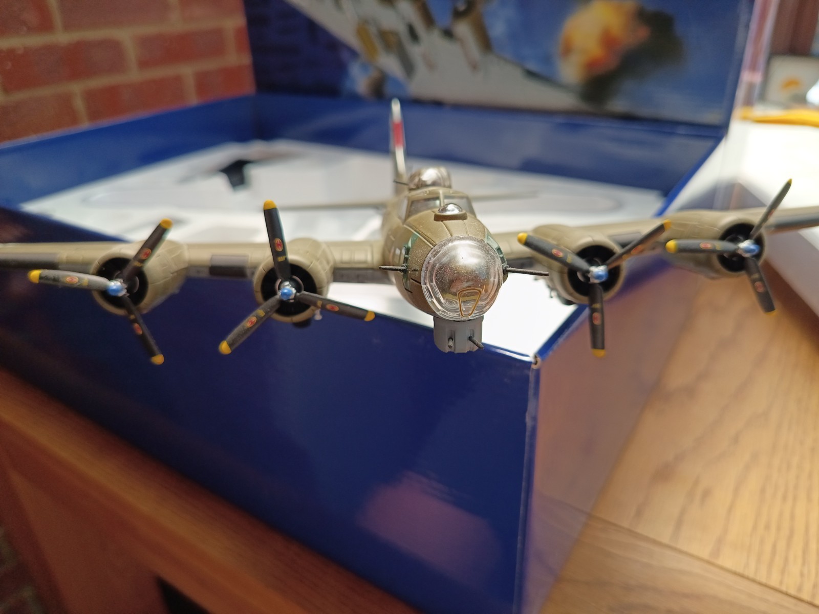Corgi Aviation Archive Boeing B17G Flying Fortress #42-31713 Snake Hips AA33320