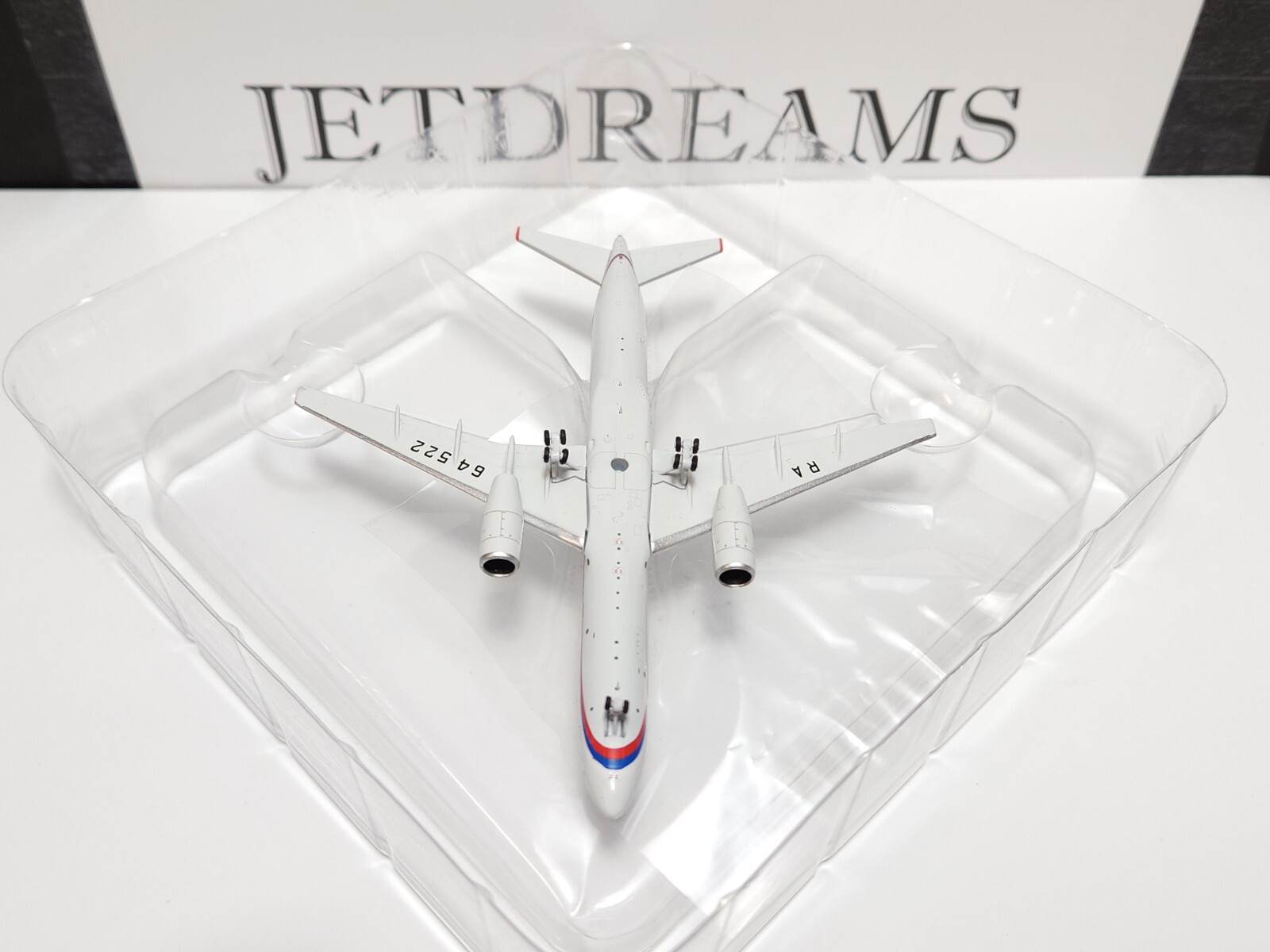 1/400 RUSSIA STATE TRANSPORT TU-214SUS COMMS RELAY 2000’S COLORS RA-64522 PANDA