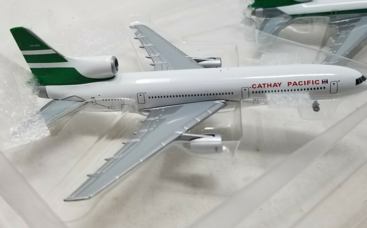 Cathay Pacific Pair of 1/500 Lockheed L-1011 Diecast Airplanes VR-HHW & VR-HOK