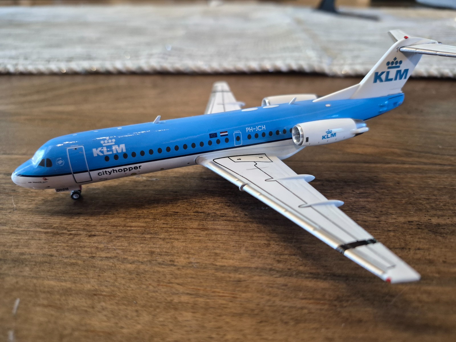 Very Hard To Find! 1/200 F-70 KLM (delivery scheme) Gemini200 Diecast