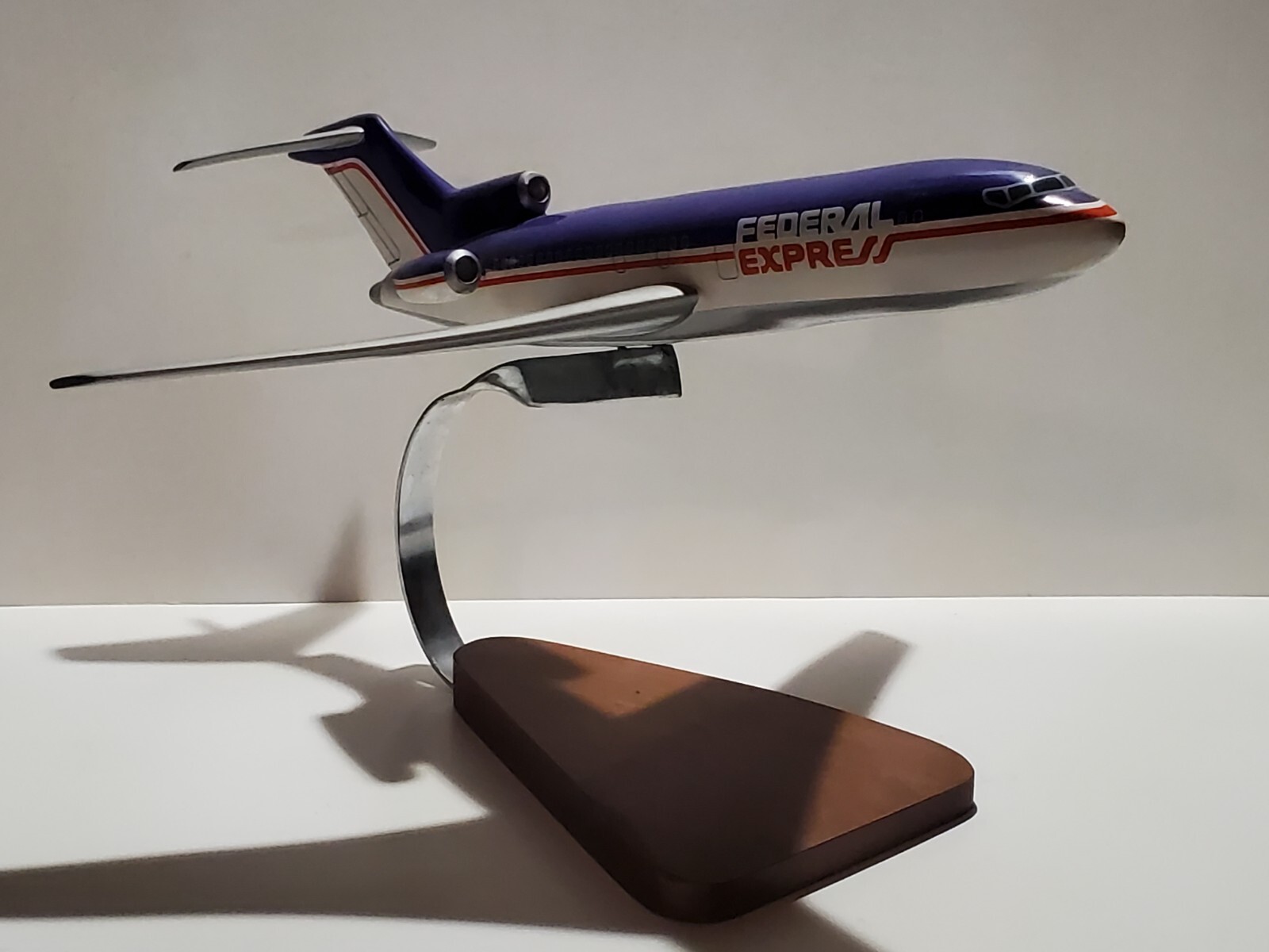 1980’s Federal Express Boeing 727-200F 1:100 Scale Fed Ex Wood Model Plane