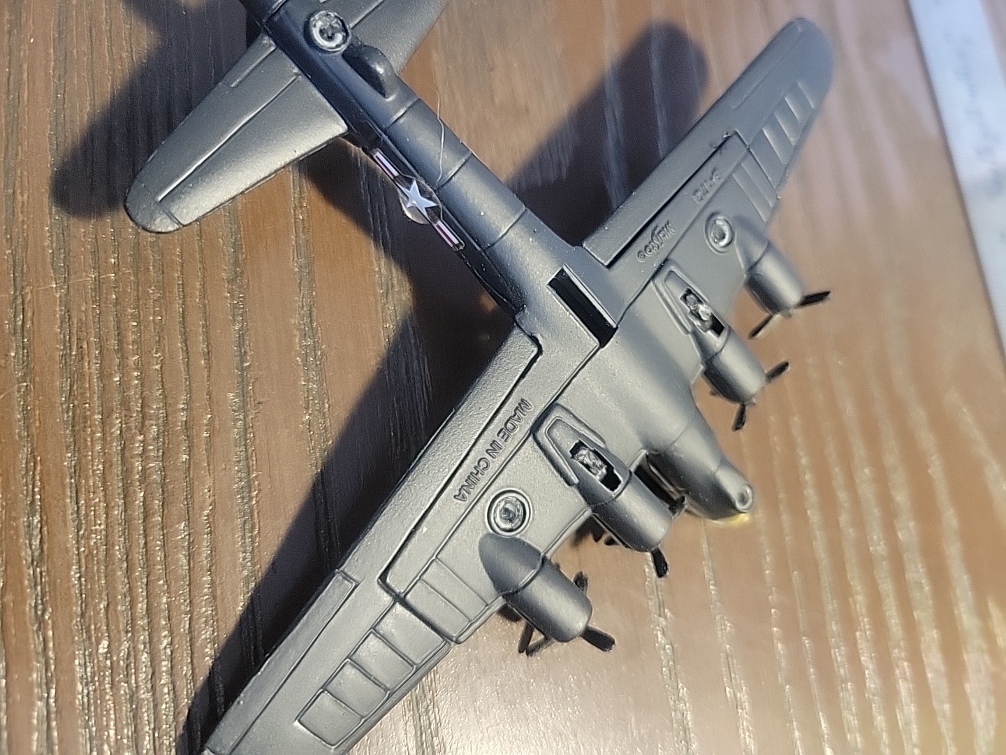 USAAF Air Force WW II B-17G Maisto Die Cast “19” NO LANDING GEAR. LOOSE DECAL