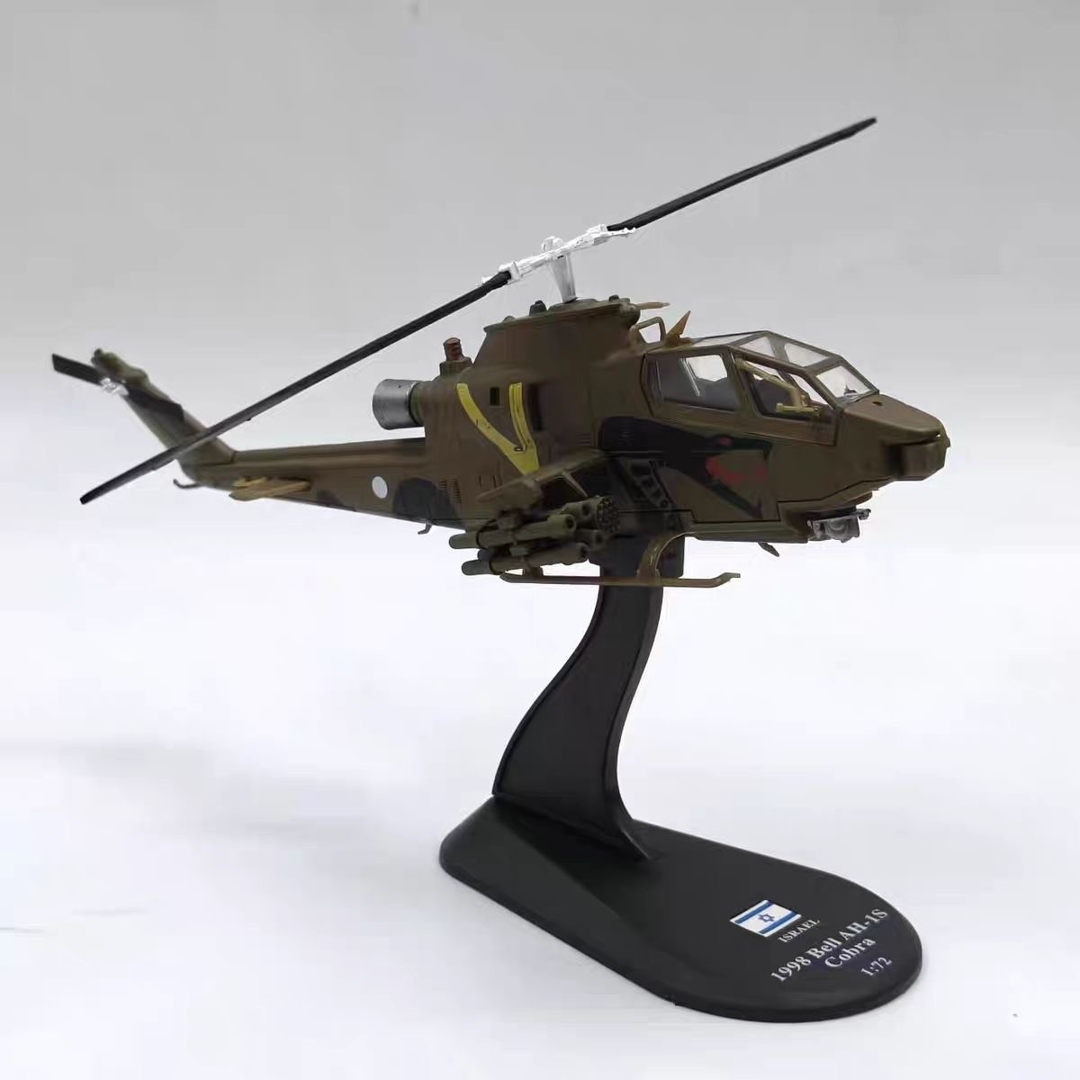 1/72 AH-1S Cobra Attack Helicopter Diecast Model Finished Display Stand