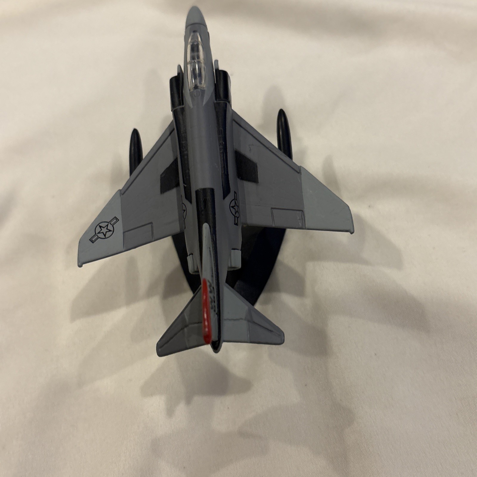 MAISTO TAILWINDS – F-4J PHANTOM II – FIGHTER PLANE – DIECAST AIRPLANE w/Stand