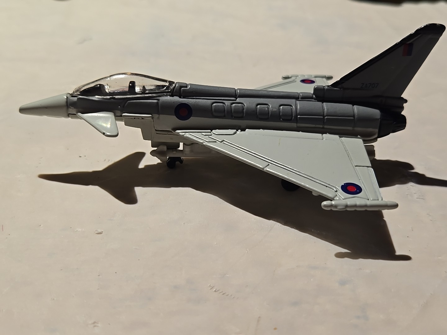 Maisto Air Force Special Edition EF-2000 Eurofighter Collectible Die Cast