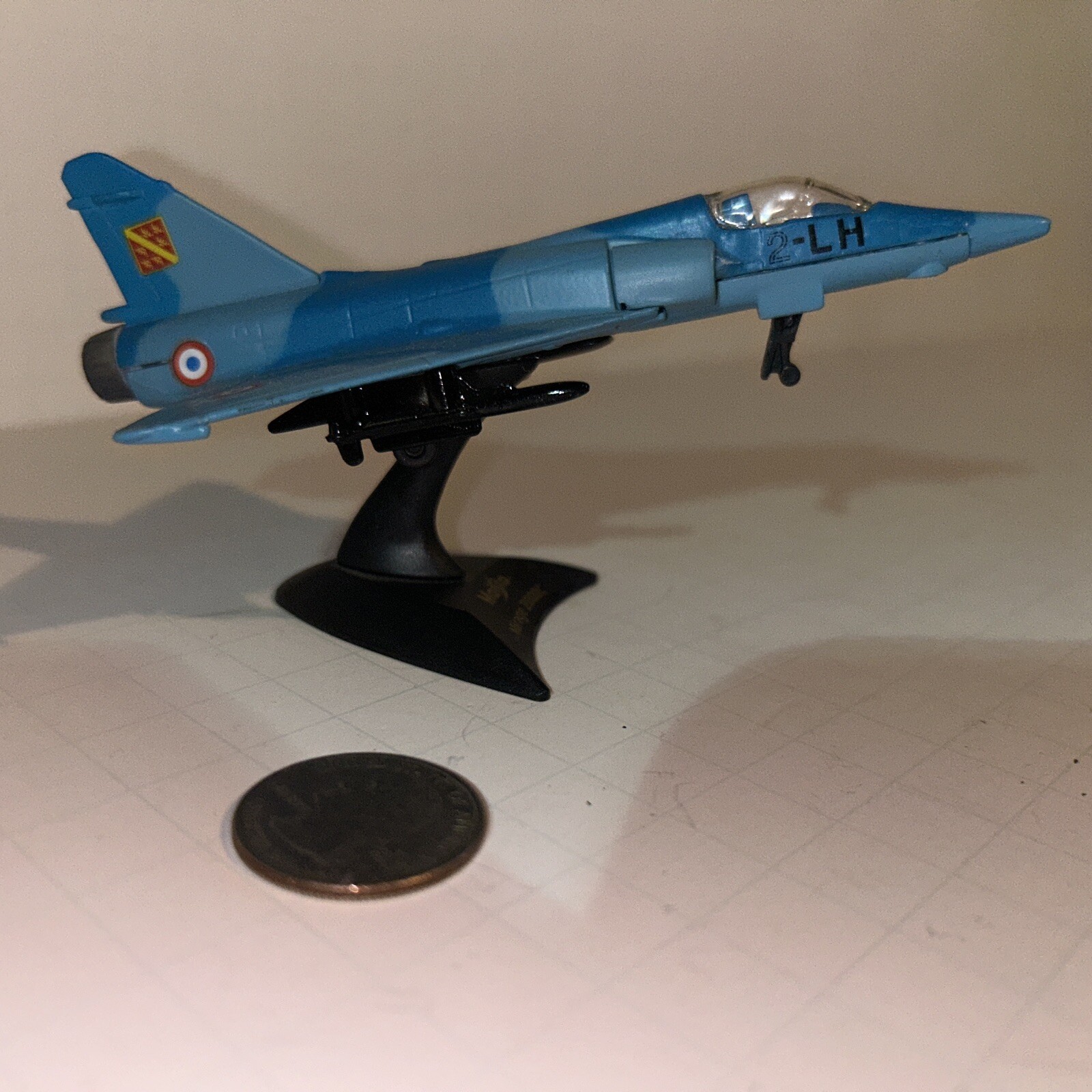Maisto Mirage 2000C Die-cast Tailwinds Fighter Aircraft Blue Camo 2 L-H w/ Stand
