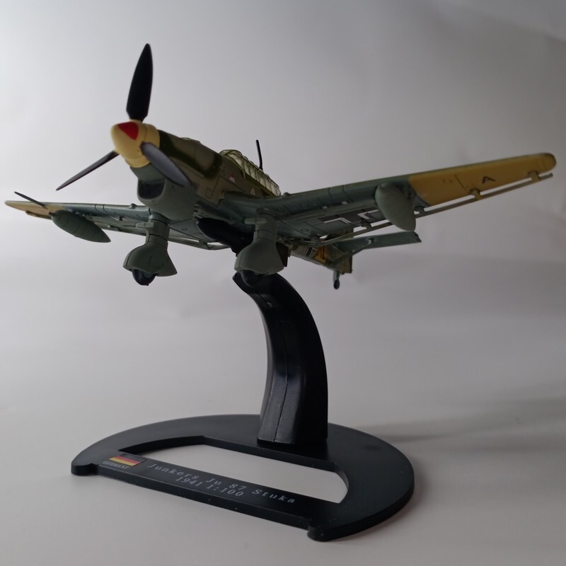 1:100 Scale Alloy Diecast Military Model WW2 Junkers JU 87 Stuka Bomber Aircraft