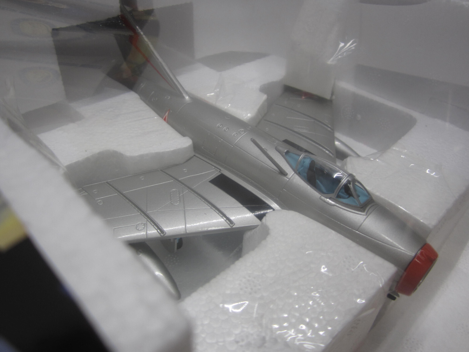 FRANKLIN MINT ARMOUR B11E071 1/48 MIG 15 “935” RUSSIAN SOVIET AIR FORCE 1951 #31