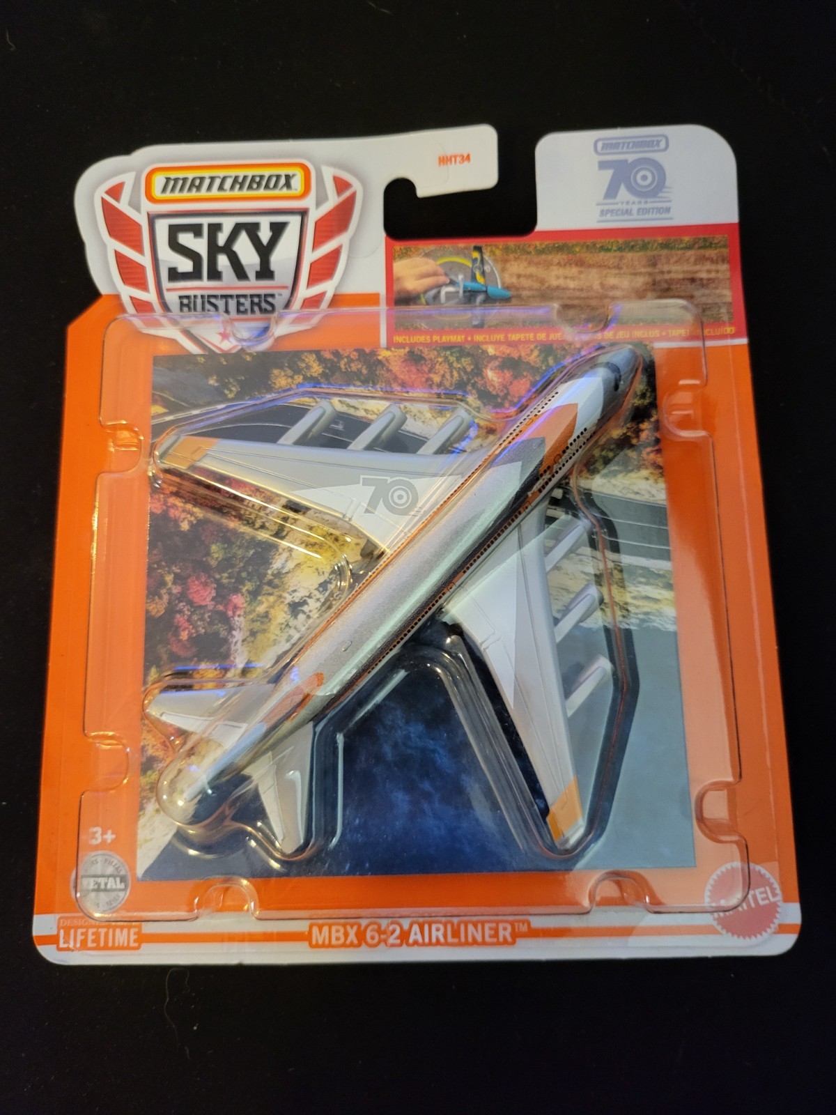 2023 Matchbox Sky Busters 10/32 MBX 6-2 AIRLINER With Playmat Near Mint