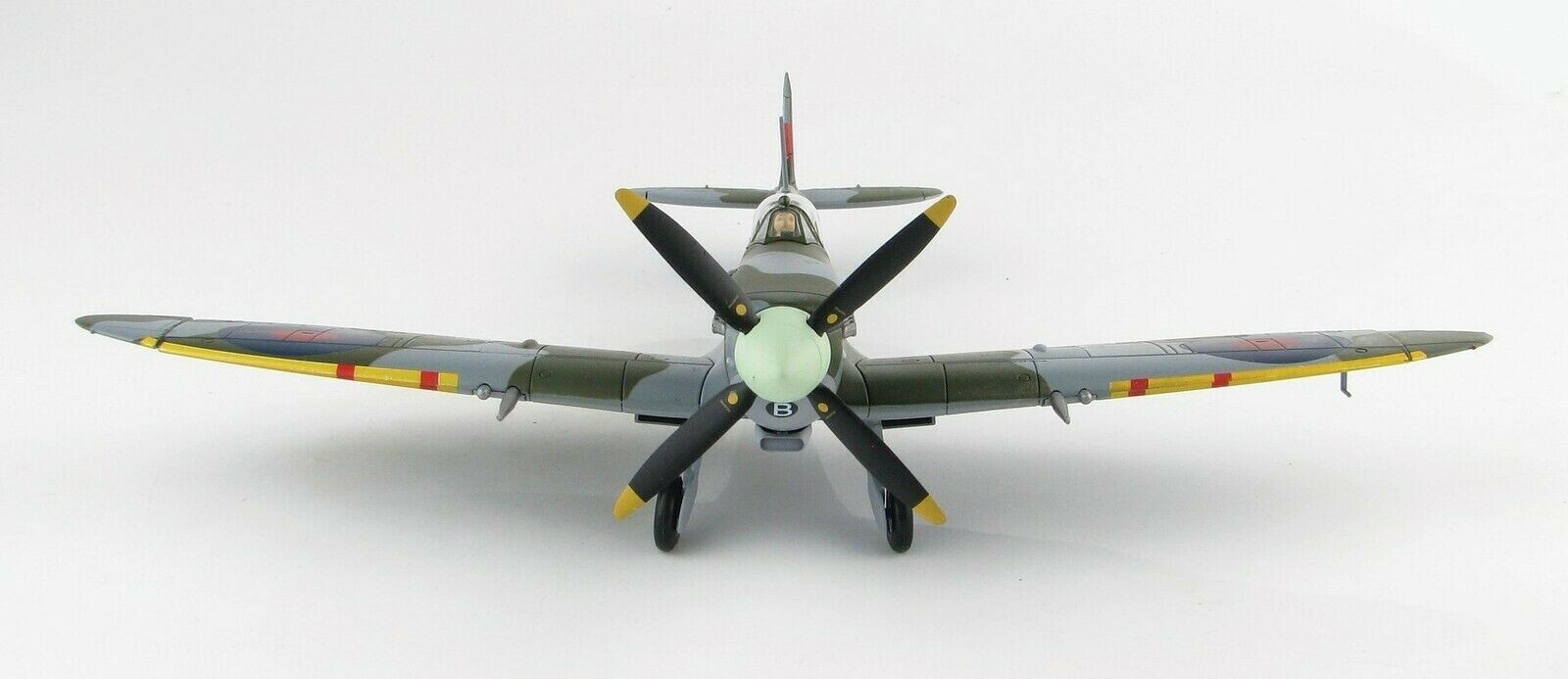 Hobby Master 1/48 Supermarine Spitfire Mk IX RAF No. 222 Sqn MH434 2004 HA8319