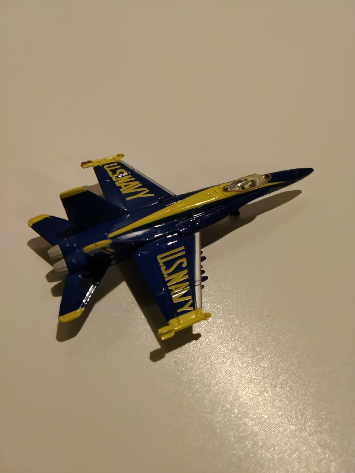 Maisto F18 Tailwinds U.S. Navy Blue Angels Fighter Jet MINT
